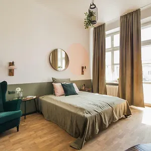 Nowy Swiat 28 Warsaw