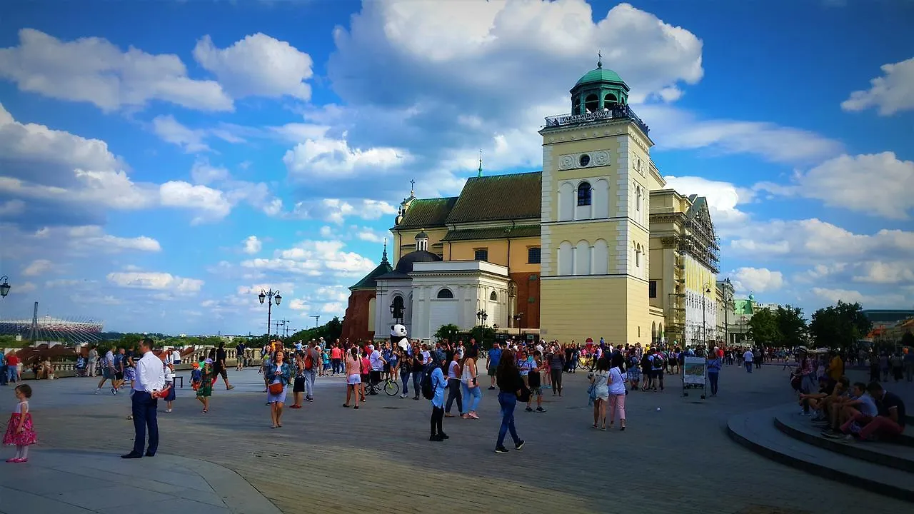 Mieszkanko Kolo Zamku Warsaw Poland